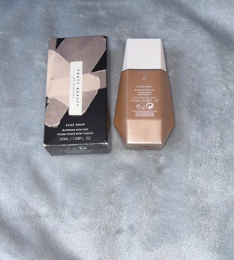 Fenty Beauty (Rihanna brand)Shade 17 Blurring Skin Tint Foundation Eaze Drop 32ml