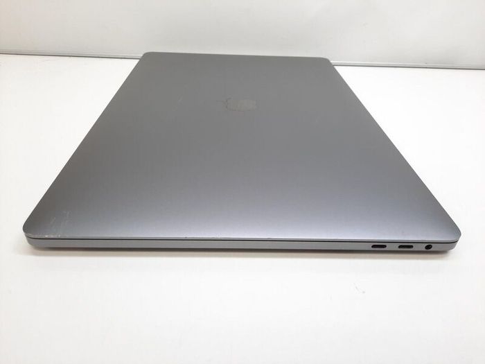 2019 Apple MacBook Pro 16" A2141 i7-9750H 2.60GHz, 16GB RAM, 500GB SSD, Touch-Bar Laptop