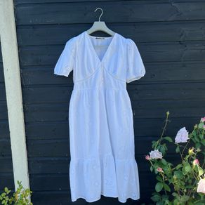 white cotton dress size M