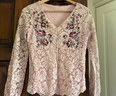 Pink Lace Shirt with Embroidered Flowers Size S