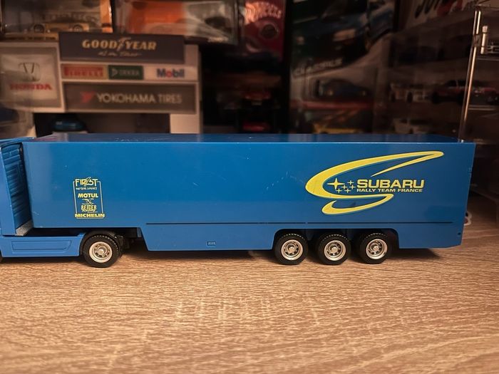 Majorette Mercedes actros Subaru rally team transporter