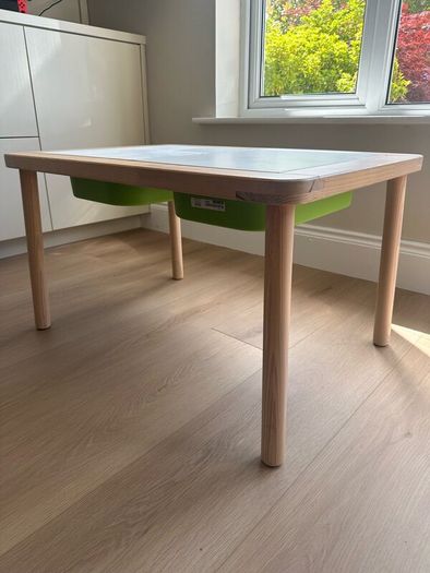 Flisat childrens Table with trays