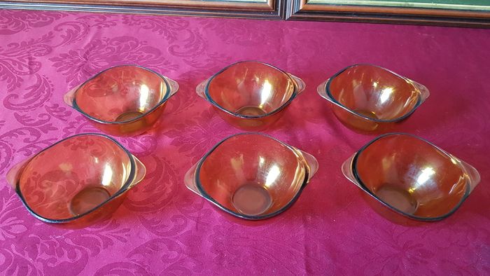 Vereco France Amber Glass 9 Piece Two Handled Soup Bowls and Cups And Saucer