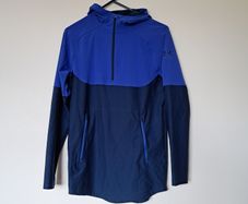 Under armour vanish pop over Size small ptp 20" in excellent condition