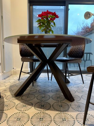Round dining table tempered glass