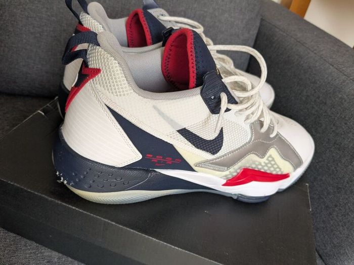 Nike Jordan Zoom '92 Size 9