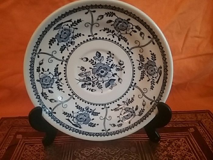 Johnson Bros Indie Large Saucer