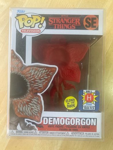 Stranger Things Demogorgon Funko Pop Red Glows. 1600 Pieces