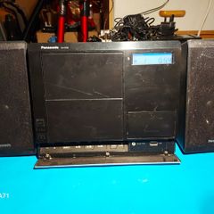 Panasonic SA-EN38 MINI STEREORadio CD MP3 USB iPod Dock music system, in excellent condition