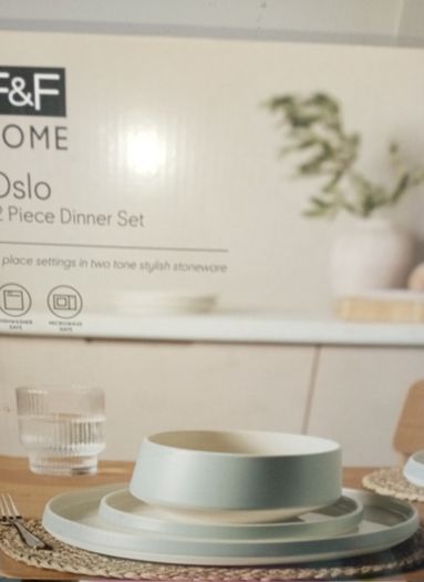 Delph Set. Oslo.