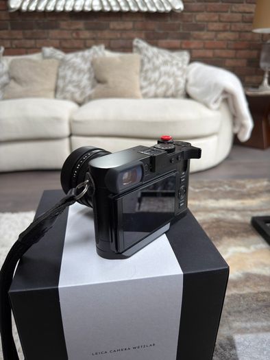 Leica Q3 Camera