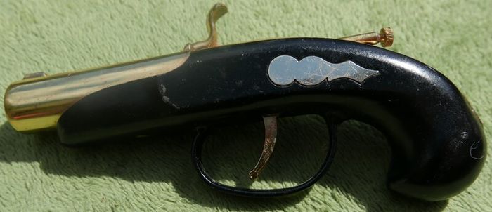 Vintage 1960s Japan Derringer Pistol Gun Lighter (it looks like it works)