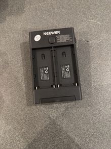 Neewer V mount NP-F batteries adapter