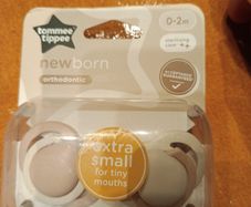 Pacifier tommee tippee new born