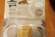 Pacifier tommee tippee new born