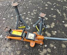 Car Jack and axle stands