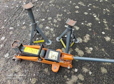 Car Jack and axle stands