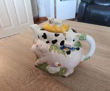 Vintage Farmhouse Ceramic Teapot Regency Fine Arts Collectible