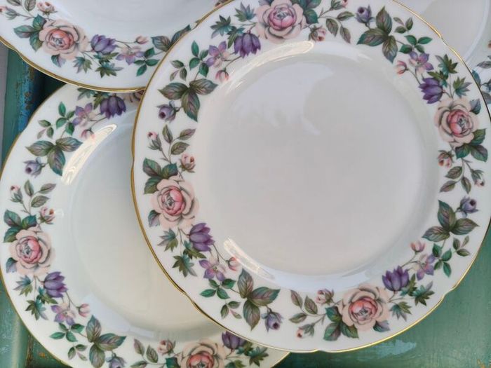 8 x Vintage Royal Grafton plates
