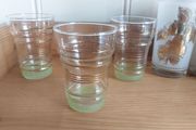 Fabulous Set of Three Vintage Retro Mid Century Modern Cocktail Tumblers or Juice Glasses with a Gilt Banding and a Band of Mint-Green Sugar Frosting, Circa 1950s