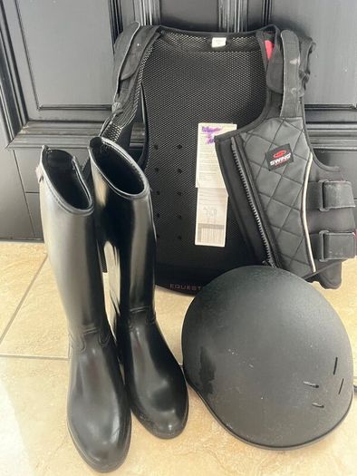Kids horse riding gear