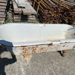Cast iron bath