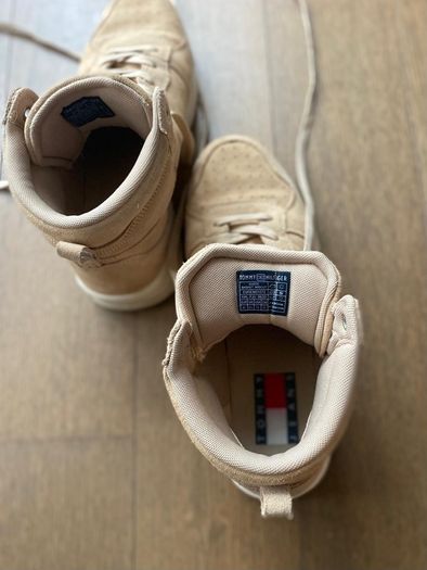 Tommy Hilfiger Trainers (Tan) - 6 &1/2 UK