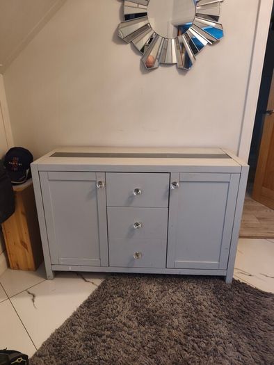 sideboard