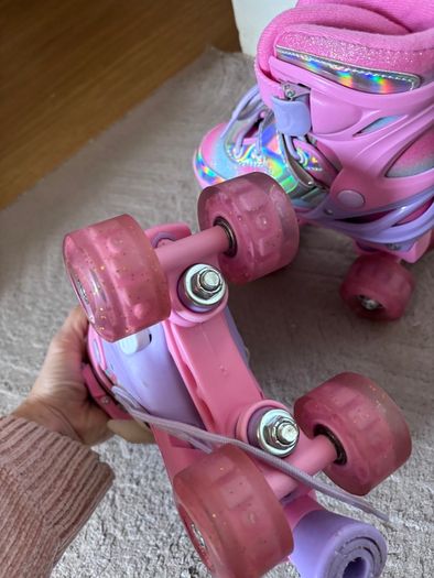 Glitter Glow quad roller skates