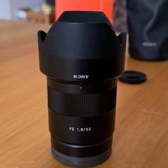 Sony Zeiss FE 55mm 1.8 lens