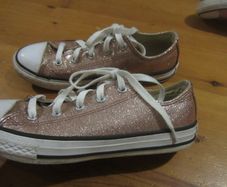 Converse  Size 2