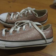 Converse  Size 2