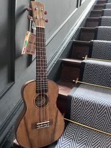 Korala Ultra Thin Concert Ukulele DAO Wood UKC-910-UT