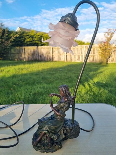 Figural lamp in the Art Nouveau style