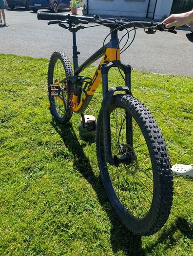Trek Full Susp MTB 2023