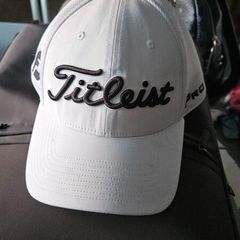 Titleist pro v1 hat