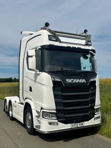 Scania V8 S590 6x2 Tag