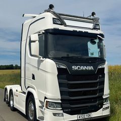 Scania V8 S590 6x2 Tag