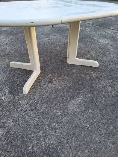 Vintage white extendable table in need of some tlc