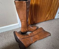 Ladies boots