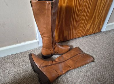 Ladies boots