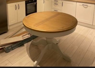 kitchen table and chairs