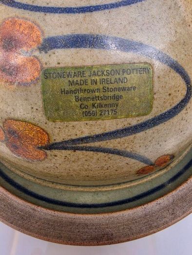 Stoneware cheese/butter dish