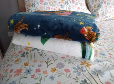 Catherine Lansfield Christmas Winter Fleece Throws