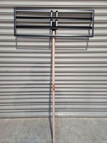 Handmade heavy-duty landscaping level rake, ideal for leveling soil, sand, topsoil and preparing ground for lawns, paving or artificial grass. Solid steel construction, welded frame, built to last. Designed to give a smooth, even finish without leaving gr
