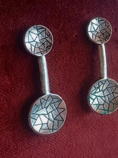 Silvery minimalist earrings