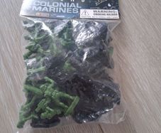 Aliens vs Colonial Marines plastic figures
