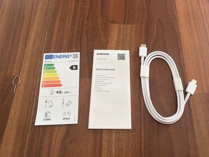 Samsung Galaxy A16 Mint Condition (Like New!) Dual SIM & Unlocked + Premium Case