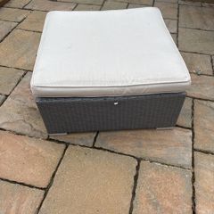 Rattan garden table with cushion