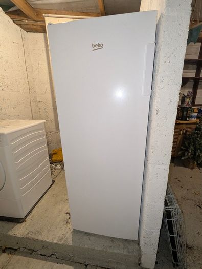 Beko 168L Tall Free Standing Freezer